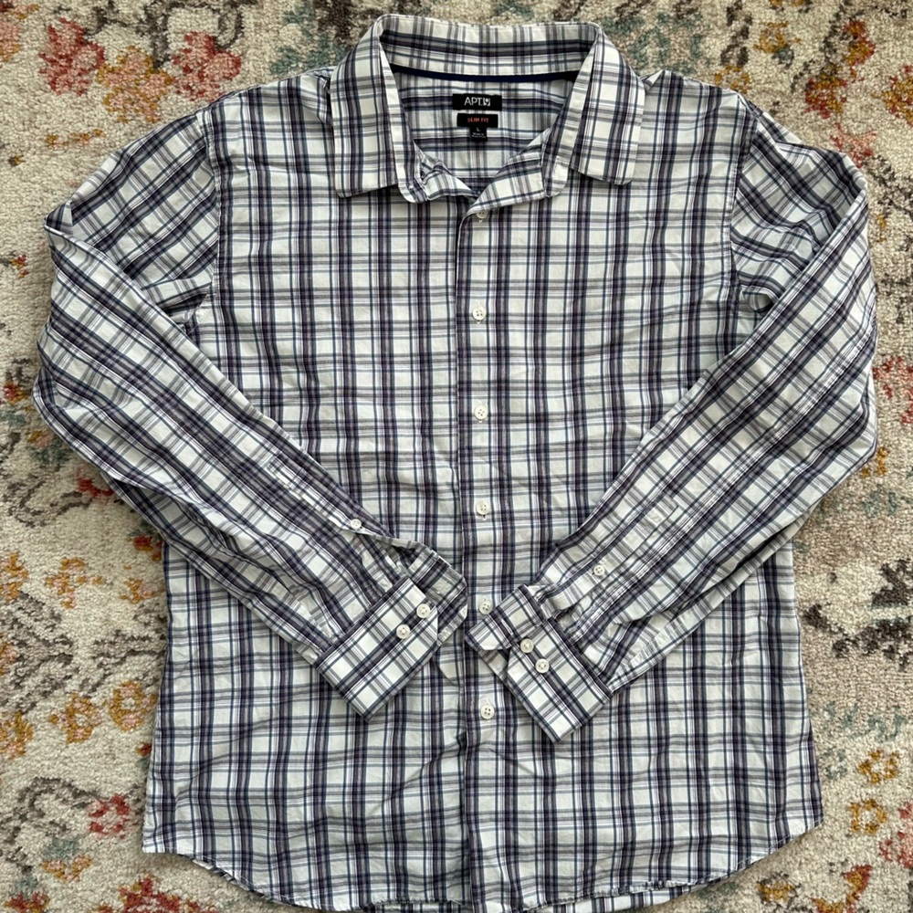 Men’s Apt. 9 button down size L